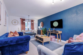 Beautiful Stoke Home Sleeps 10 by PureStay Short Lets